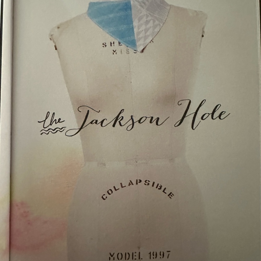 HOW to TIE a SCARF BOOK. Detailed pictures of 33 styles. Hermès ribbon bookmark. - Picture 11 of 14